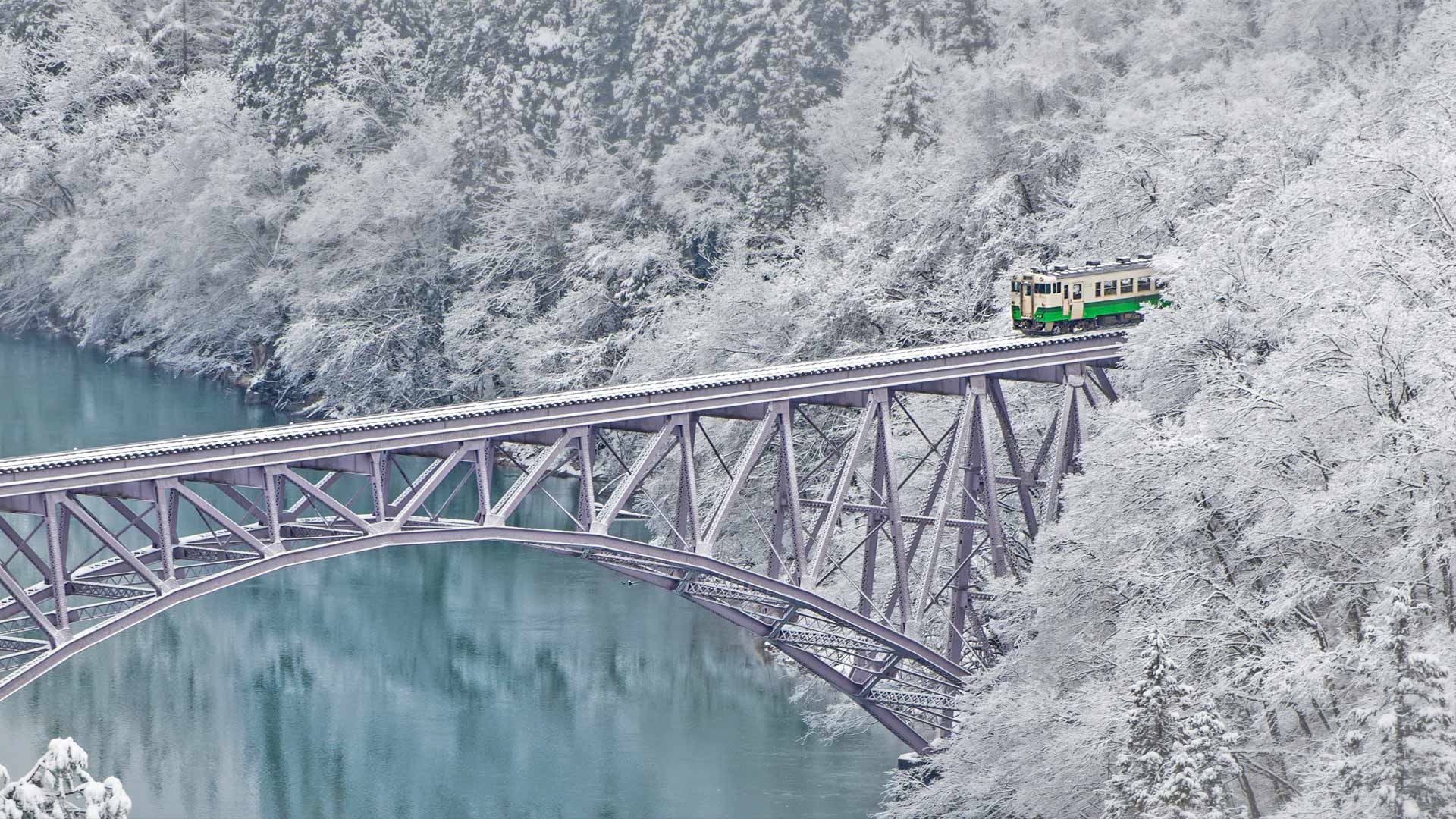 TadamiTrain_EN-US12959954742_1920x1080.jpg