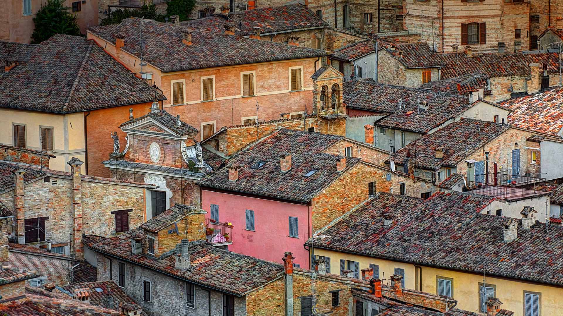 UrbinoRooftops_ZH-CN9076169426_1920x1080.jpg