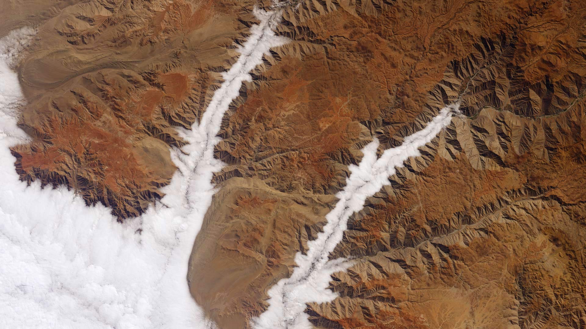 PeruCanyonClouds_ZH-CN10405307621_1920x1080.jpg