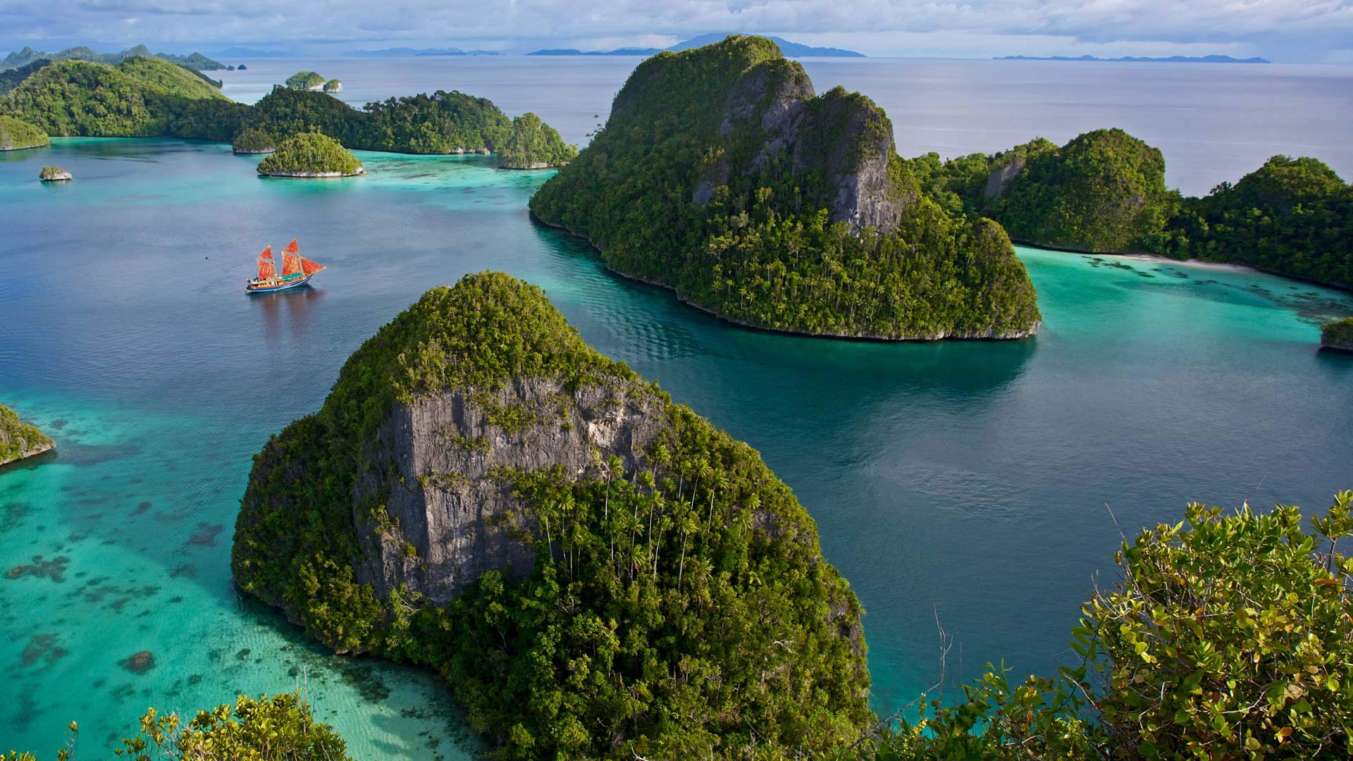 PulauWayagIslands_ZH-CN11954777980_1920x1080.jpg