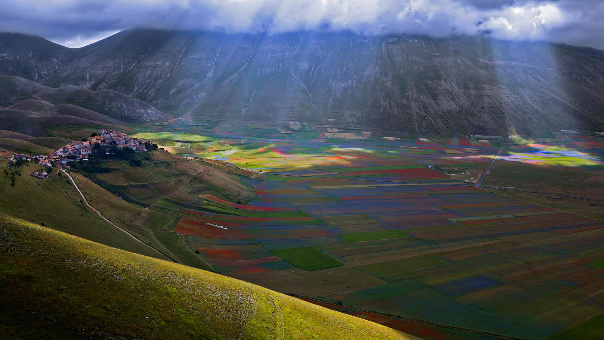 UmbriaCastelluccio_ZH-CN9645718473_1920x1080.jpg