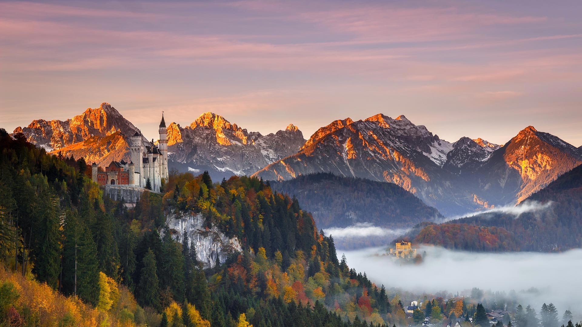 AutumnNeuschwanstein_ZH-CN11491134791_1920x1080.jpg
