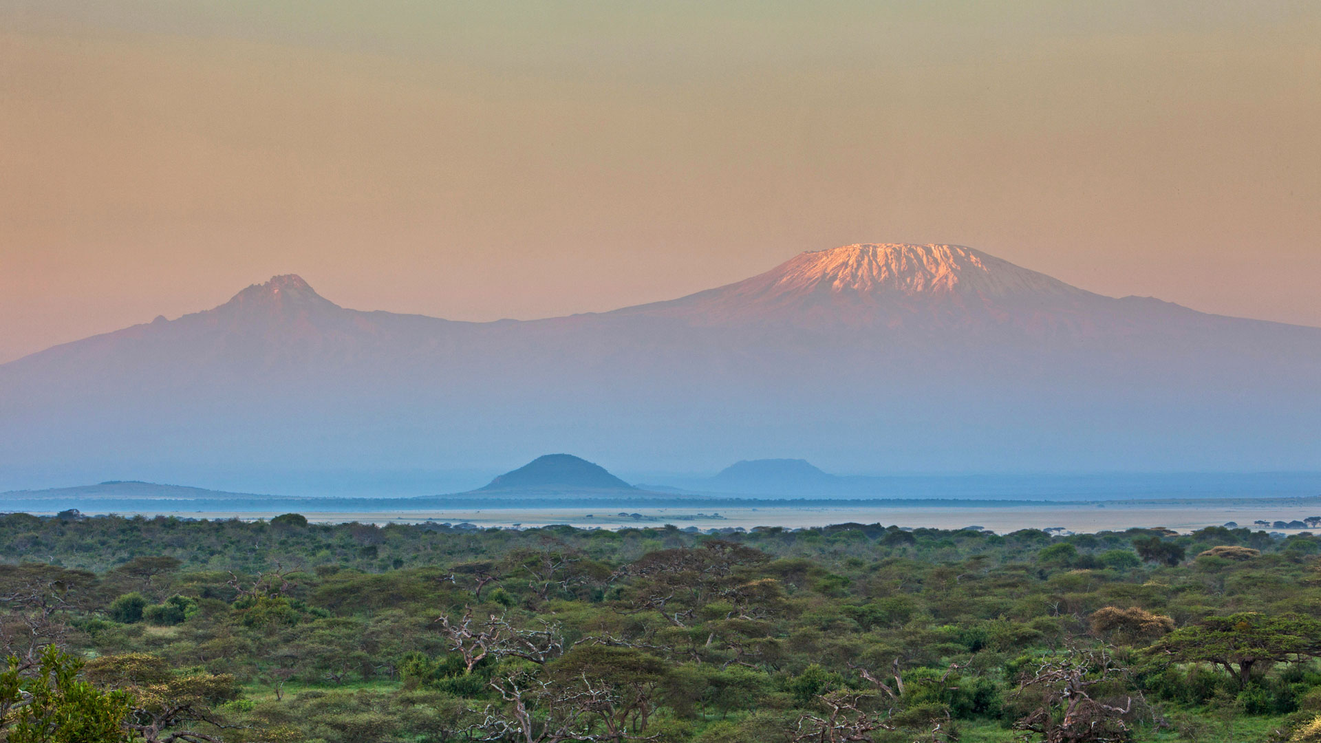 KilimanjaroMawenzi_ZH-CN7924585833_1920x1080.jpg