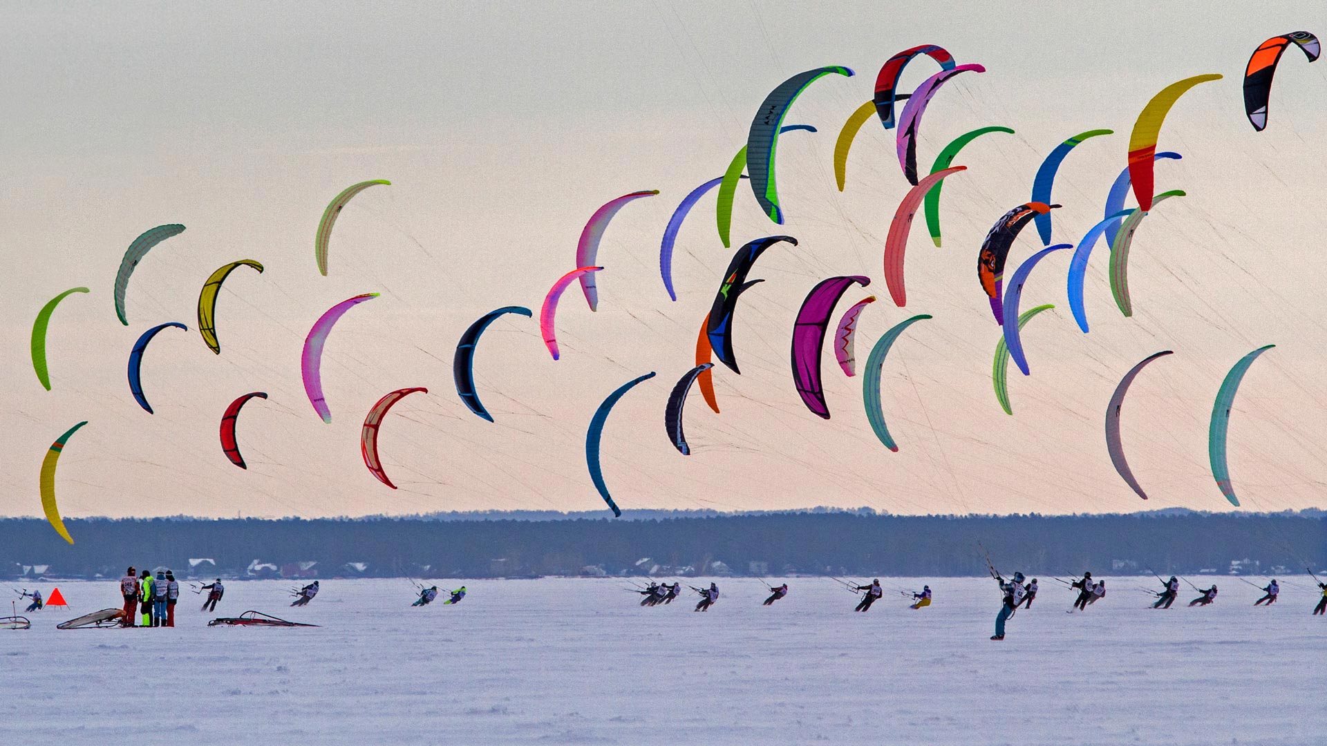 Snowkiters_ZH-CN3098762517_1920x1080.jpg