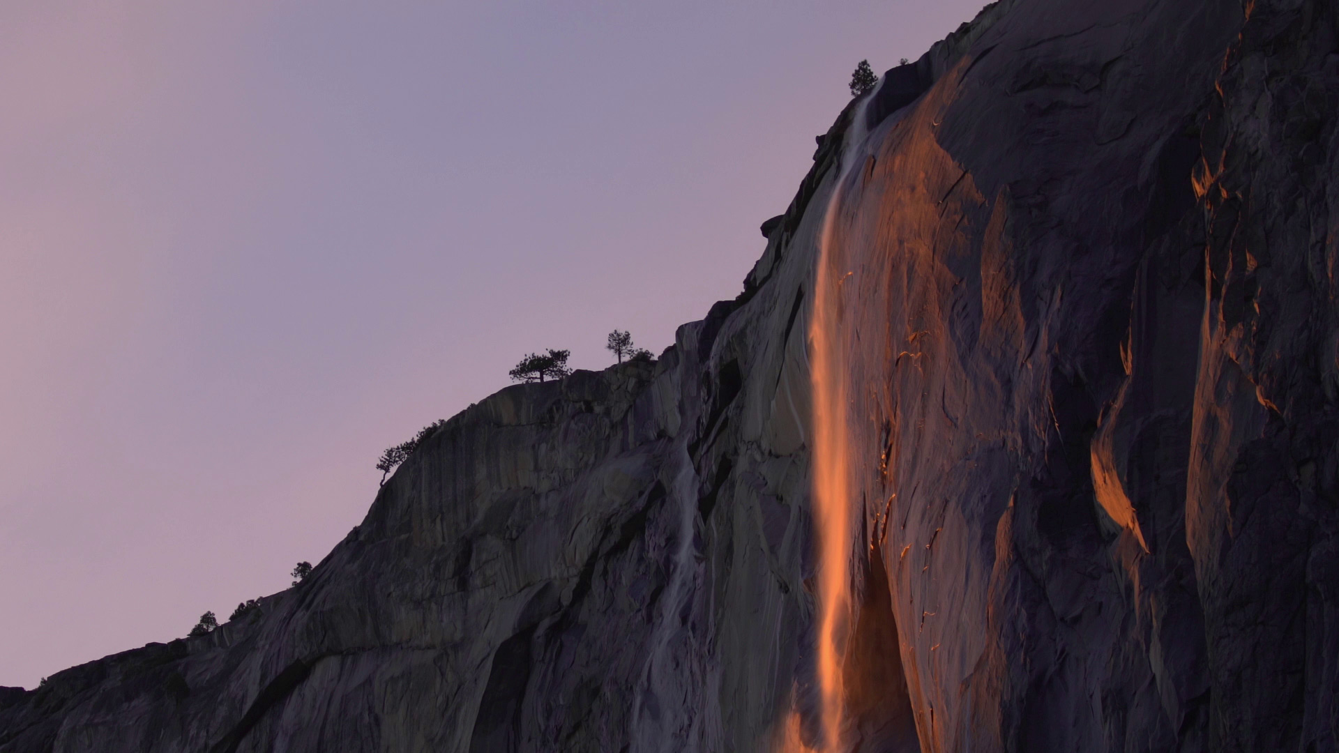 HorsetailFalls_Yoemite_nimiaRF_4K_506652_1080_FF_HD_ZH-CN1433631634.jpg