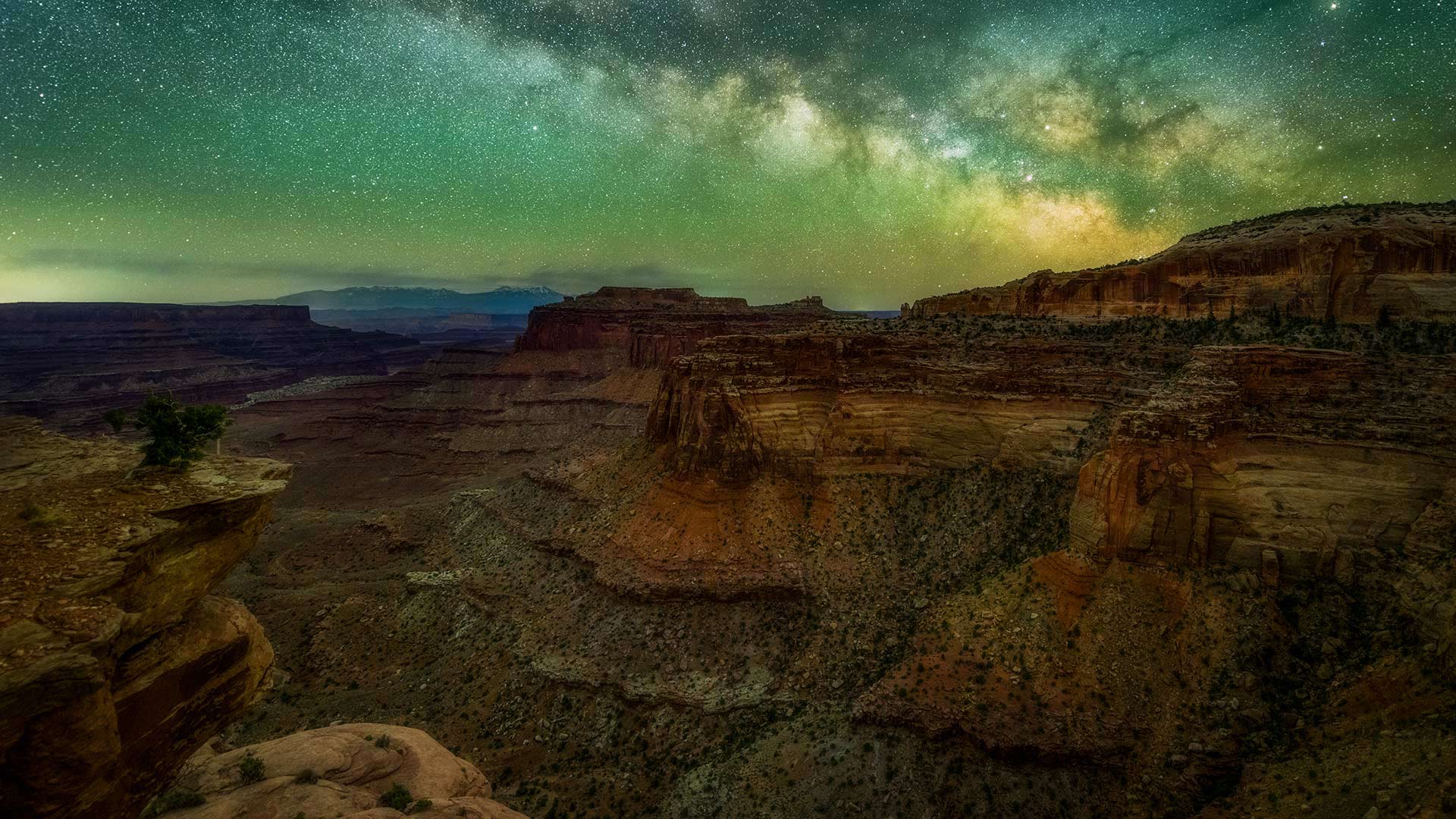 MilkyWayCanyonlands_ZH-CN2363274510_1920x1080.jpg