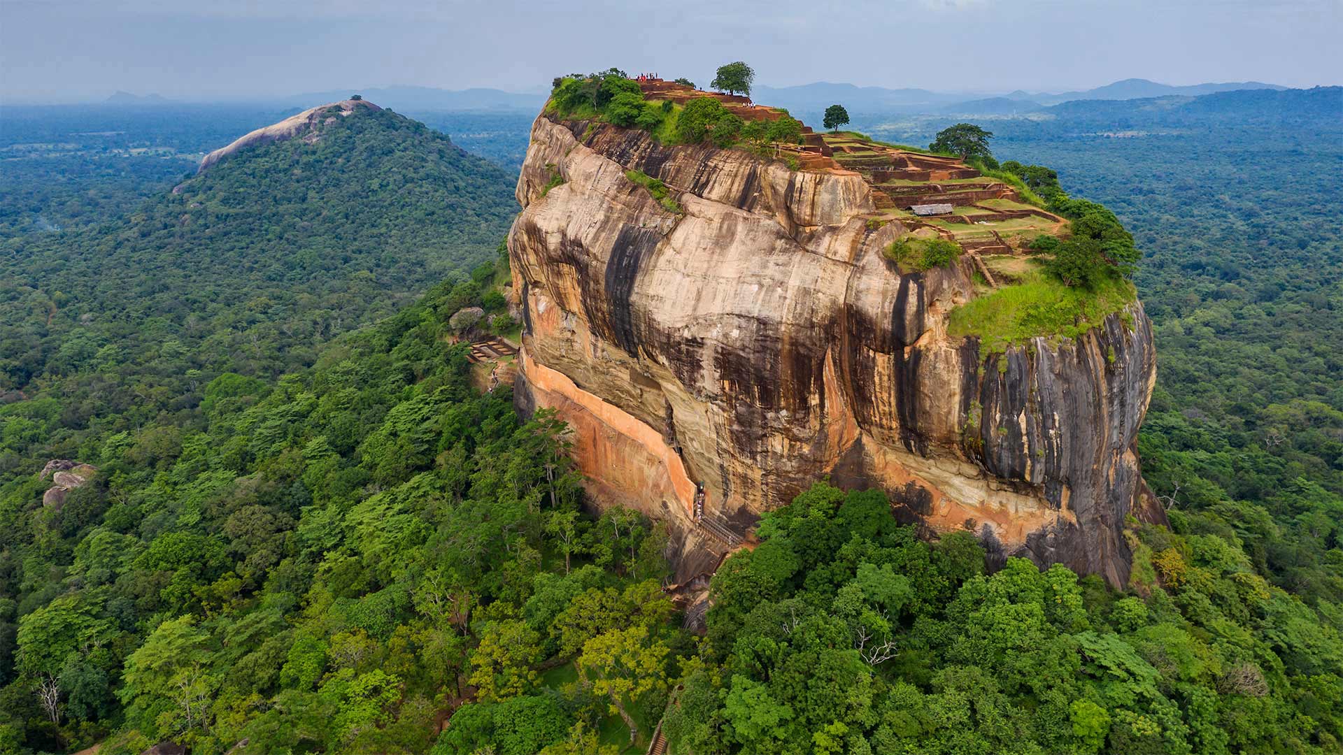 LionRock_ZH-CN1466577021_1920x1080.jpg