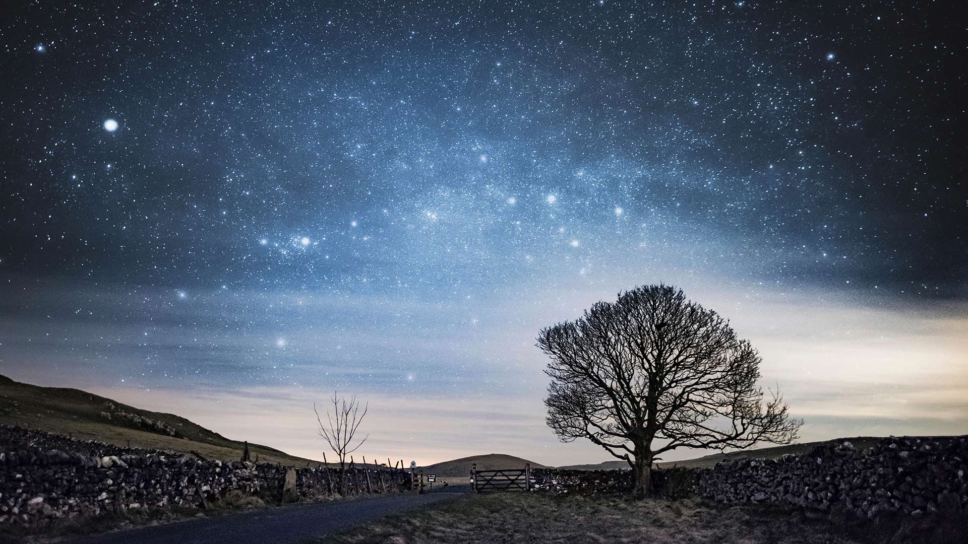 MalhamStars_ZH-CN4163177154_1920x1080.jpg