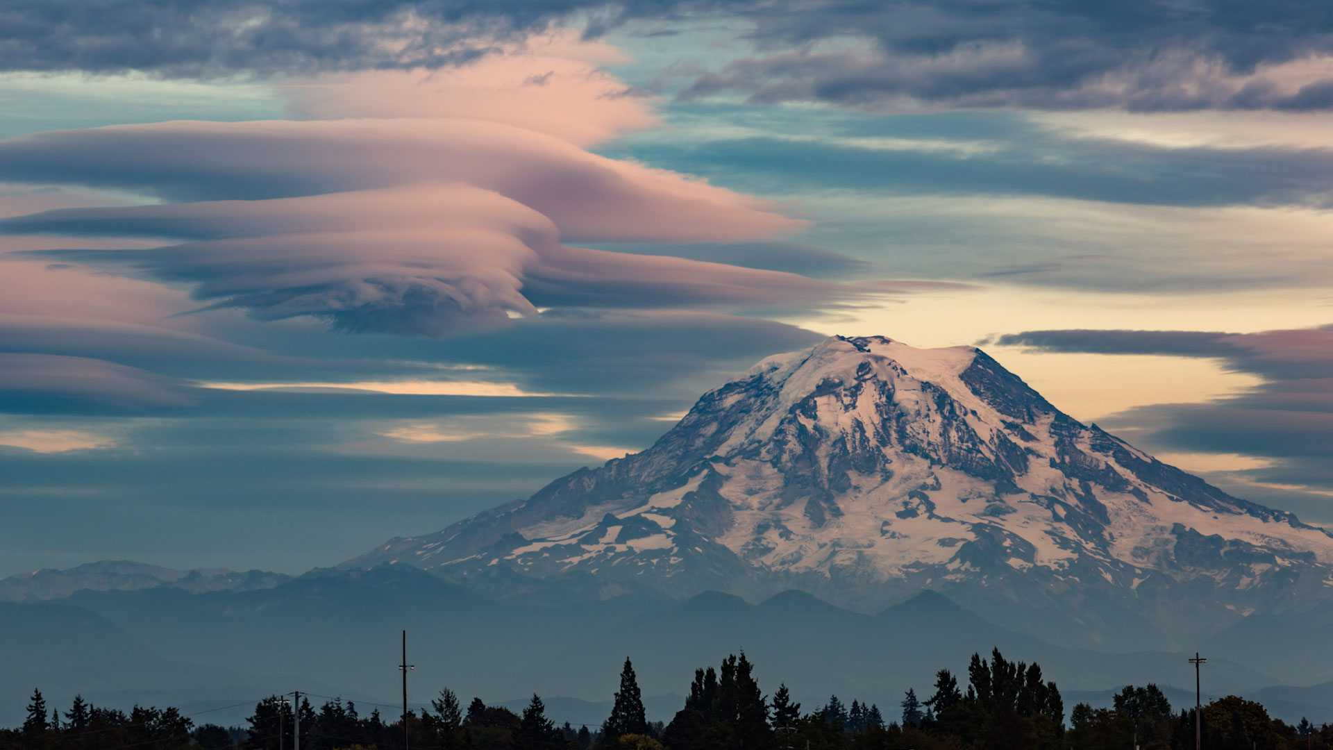 RainierClouds_ENUS_SS1021697089_1920x1080_HD_ZH-CN170801398.jpg