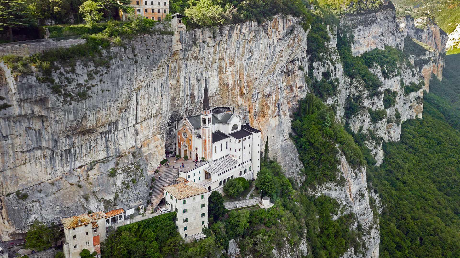 MtBaldoSantuario_ZH-CN2301293454_1920x1080.jpg