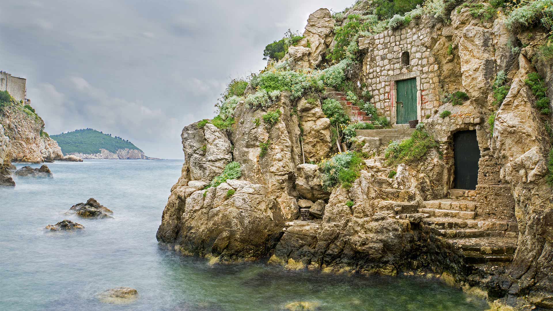 DubrovnikDoors_EN-CN7816089089_1920x1080.jpg