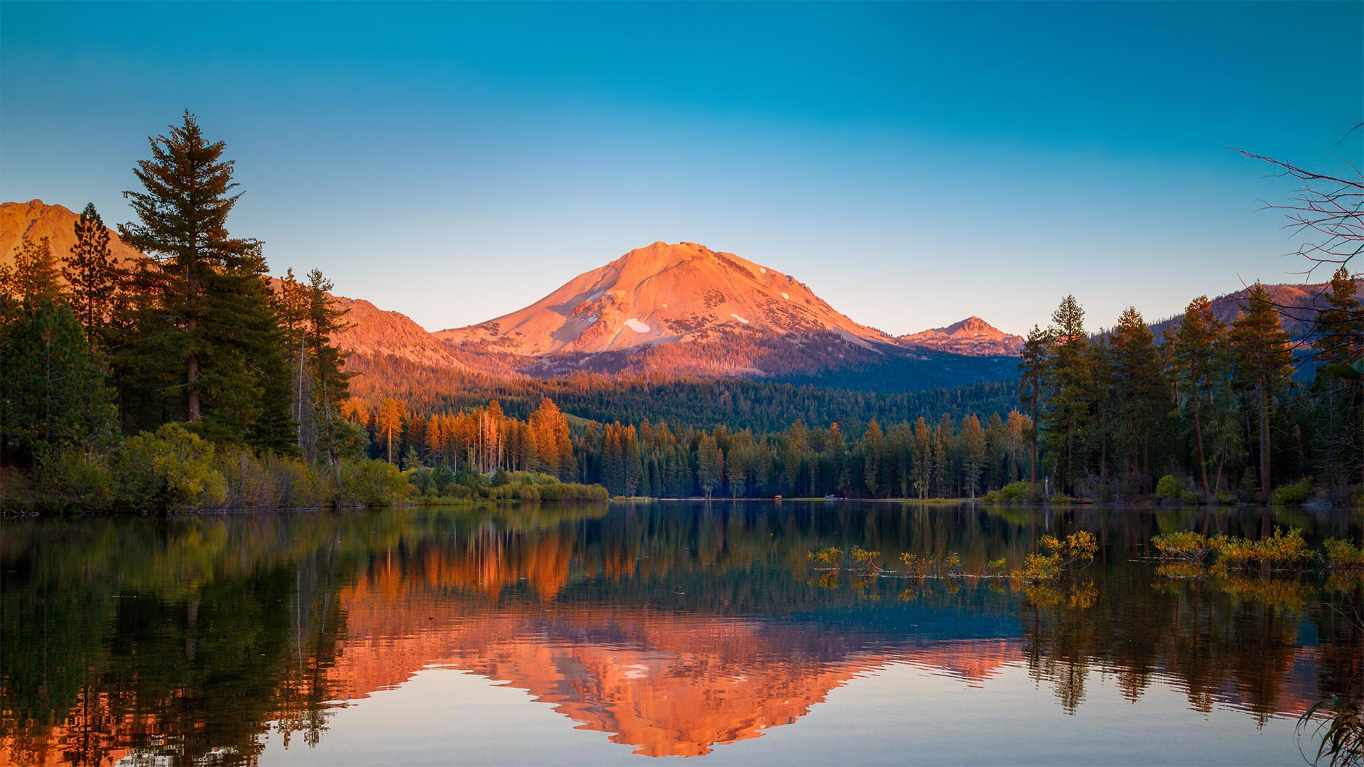 LassenPeak_ZH-CN5435067682_1920x1080.jpg