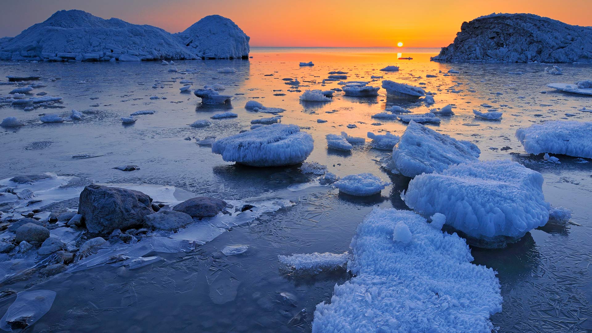 LakeWinnipeg_ZH-CN0984485385_1920x1080.jpg
