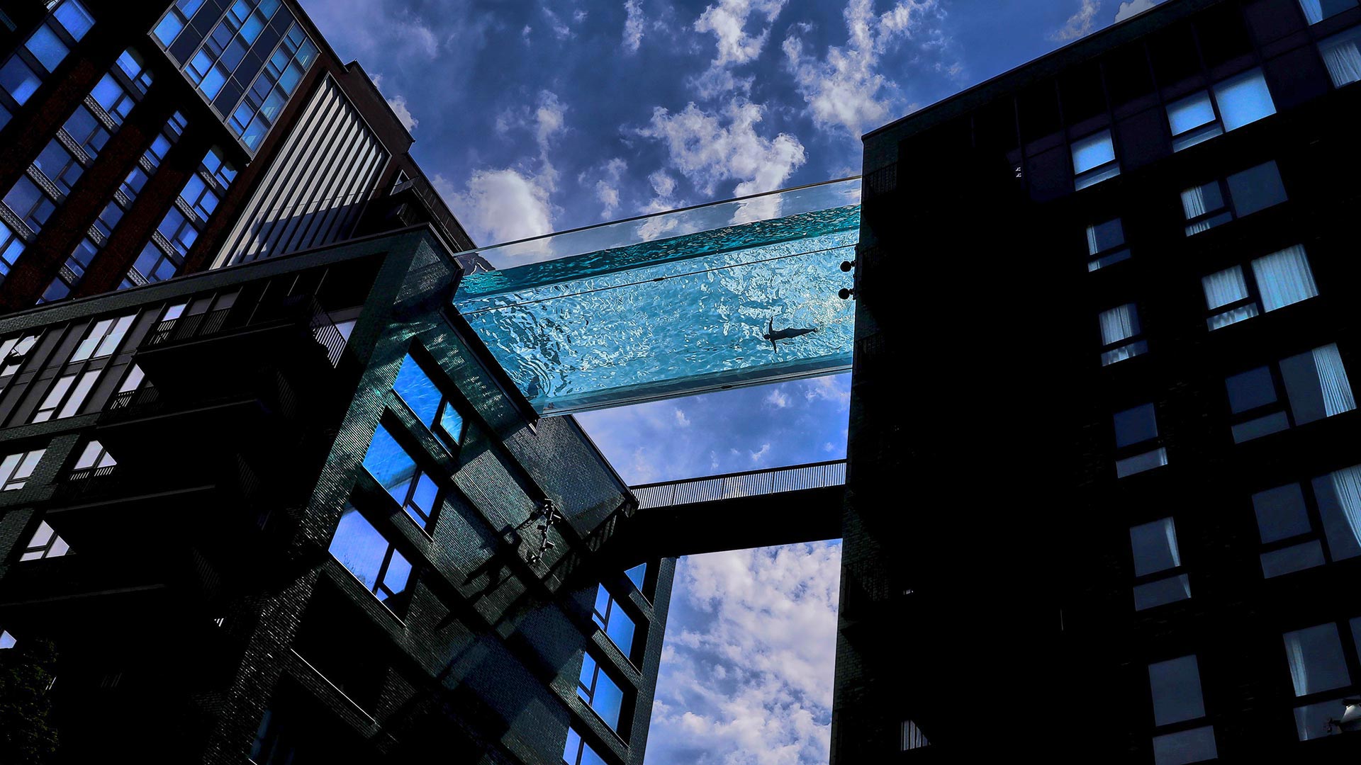 SkyPool_EN-CN9080355376_1920x1080.jpg