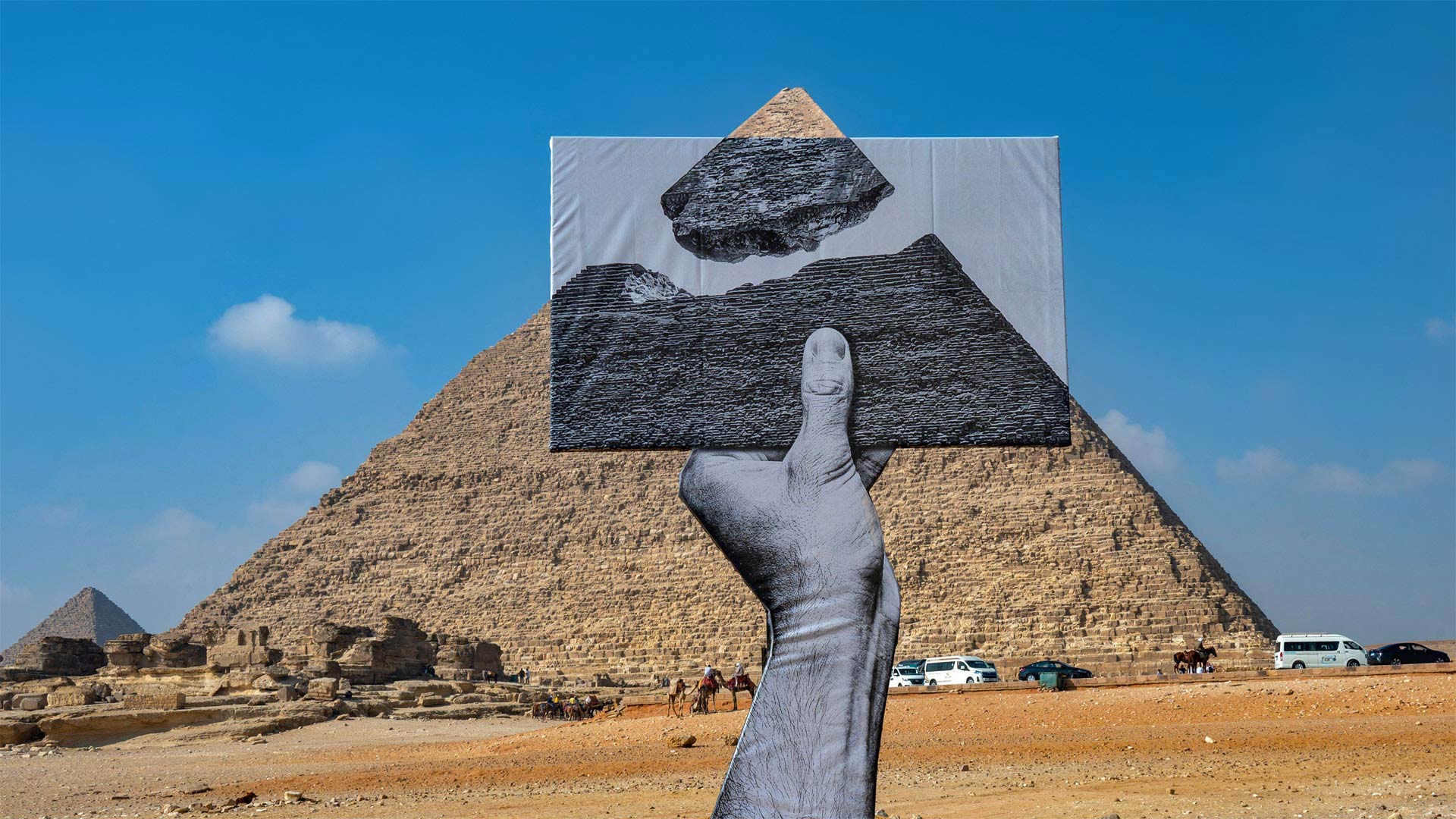 FloatingPyramid_EN-CN1805501107_1920x1080.jpg