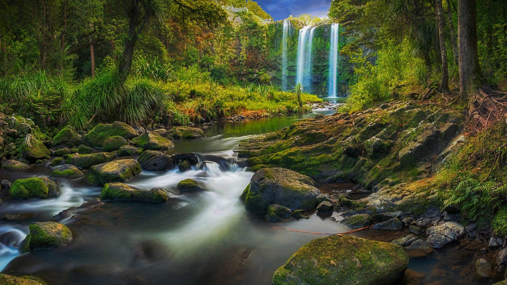 WhangareiFalls_ZH-CN9150162556_1920x1080.jpg