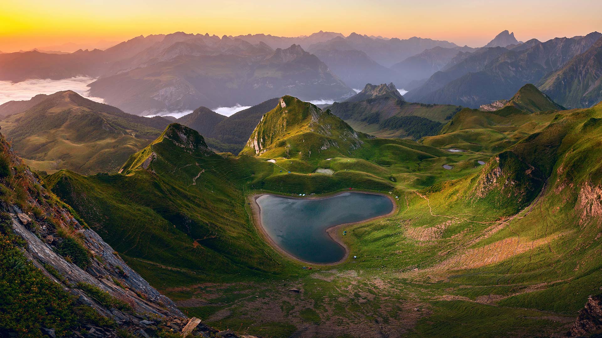 LacMontagnon_ZH-CN8301464080_1920x1080.jpg